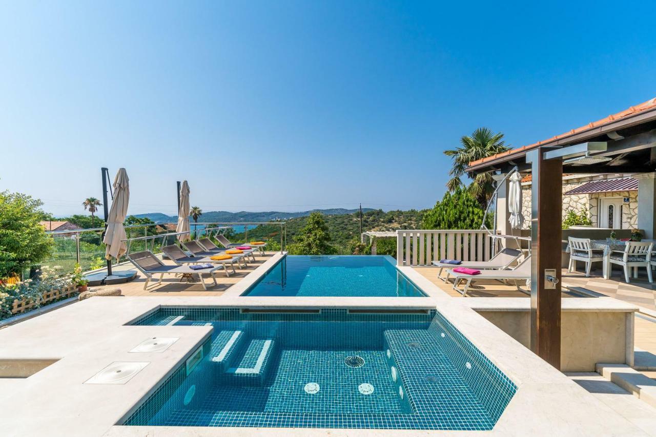 Villa La Vagabonda โอราซัซ ภายนอก รูปภาพ