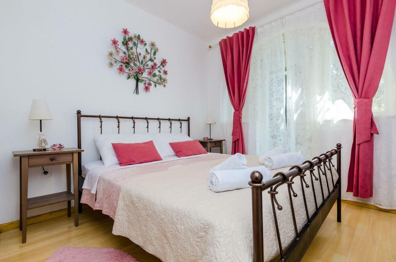 Villa La Vagabonda โอราซัซ ภายนอก รูปภาพ