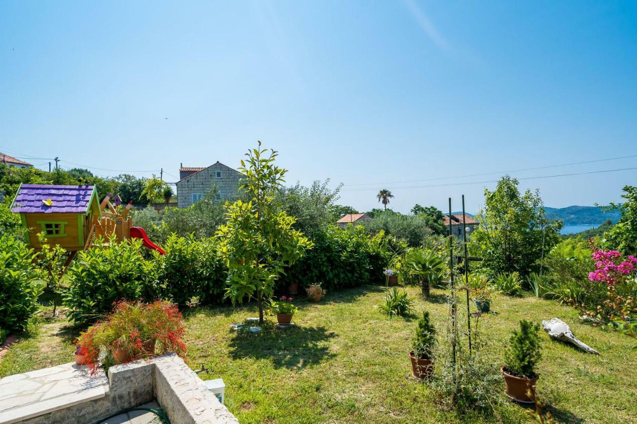 Villa La Vagabonda โอราซัซ ภายนอก รูปภาพ