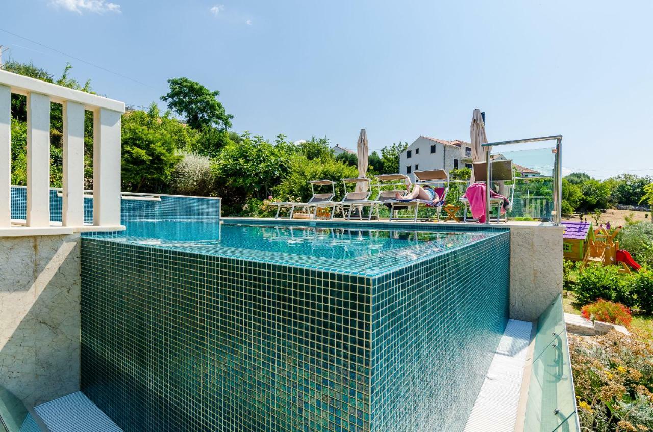 Villa La Vagabonda โอราซัซ ภายนอก รูปภาพ